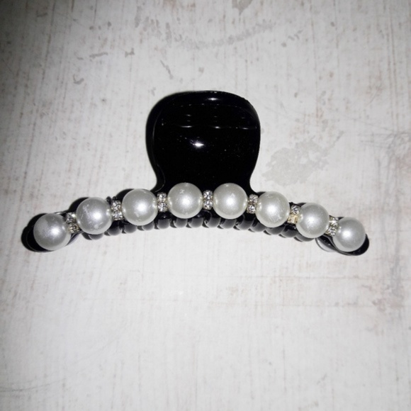 Black Claw Hair Clip with Crystals & Pearls - Picture 5 of 8
